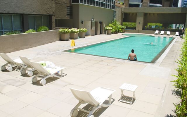 Stylish Apartment at BGC