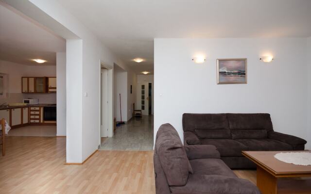 Apartments Ruza-rajska Beach