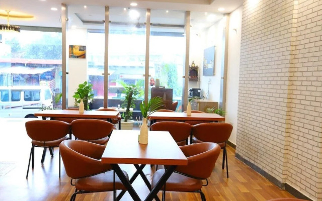 Hotel The Anvi Residency Sector 132