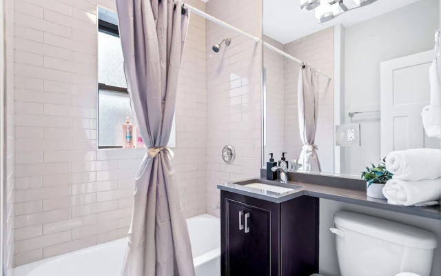 Stylish 1BR in Lakeview - Brompton 1 rep