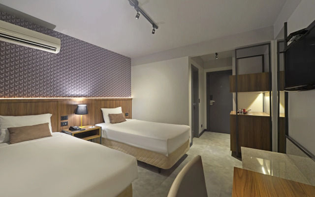 Hotel Deville Business Maringá