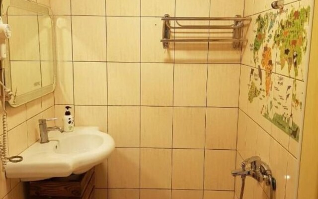 Yilian Fengqing Homestay