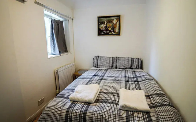 3BR Home Near Hounslow West Tube Station