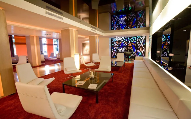 Crowne Plaza Madrid - Centre Retiro by IHG