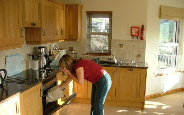 Beachcombers Apartments