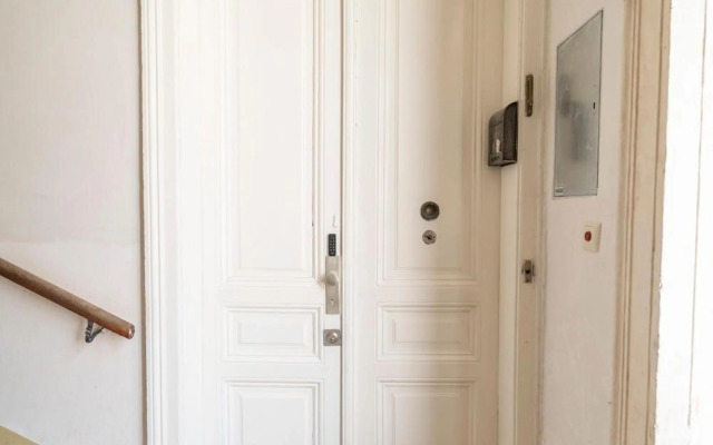 Generous Apartment next to the Mariahilferstraße