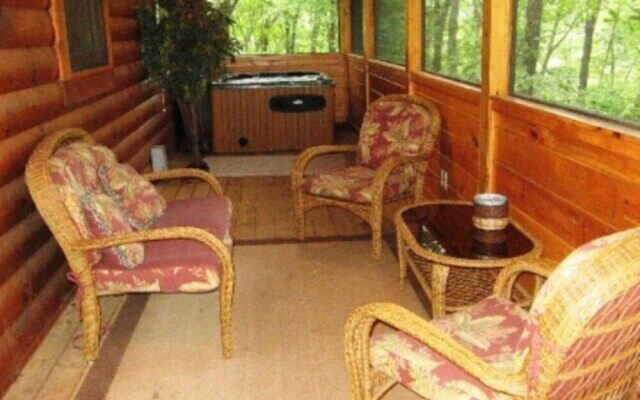 Bear Pleasures 2 Bedrooms 2 Bathrooms Cabin