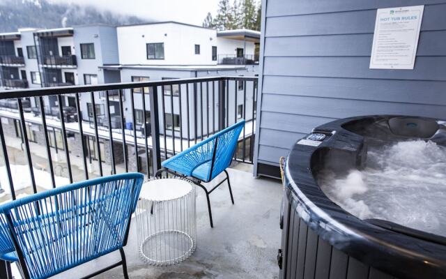 Tumbledown Condo By Revelstoke Vacations