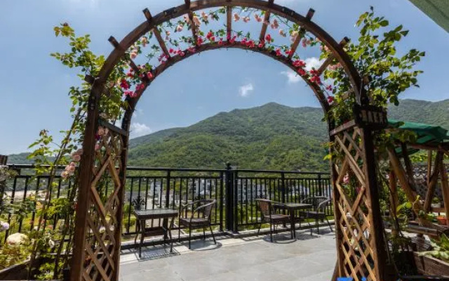 Xiangshan yunshe Inn