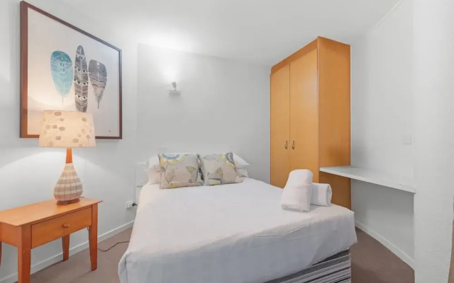 Stylish 3BR Oceanfront Stay by Mooloolaba Esp