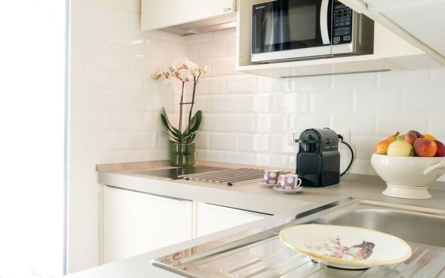 L'8 Boutique Apartments