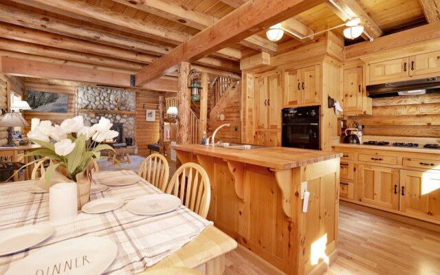 Binky's Mountain Hideaway #2455