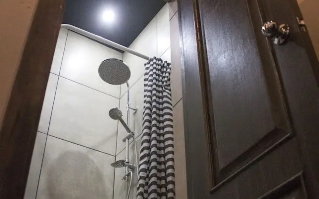 Riverside & China Town Hostel