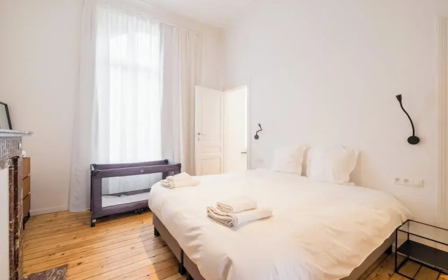 New Apartment Center of Trendy St Gille
