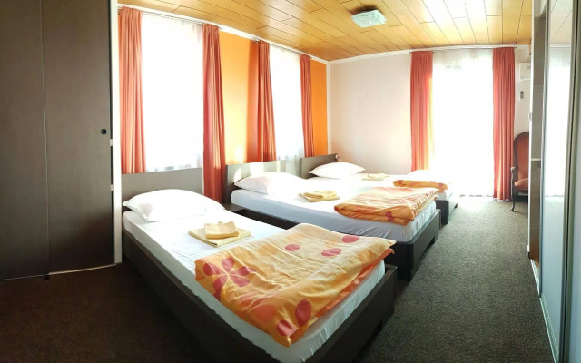 Guest House Ćiro