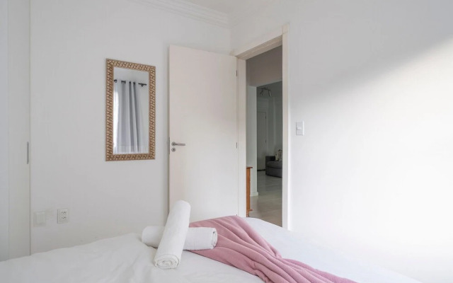 2-bed Apt w/ BBQ - Downtown Bombinhas Caa103