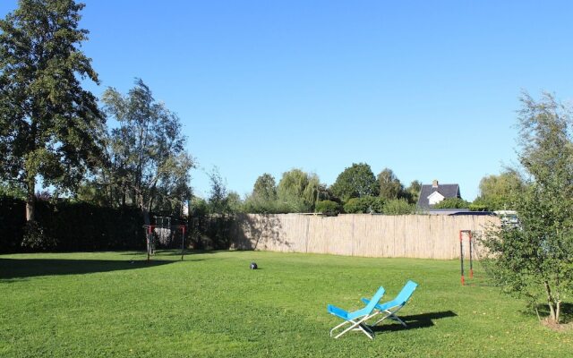 Splendid Holiday Home With Jetty, Waterfront Terrace, Garden