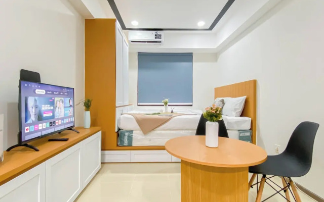 Cozy Living Studio Room At Meikarta Apartment
