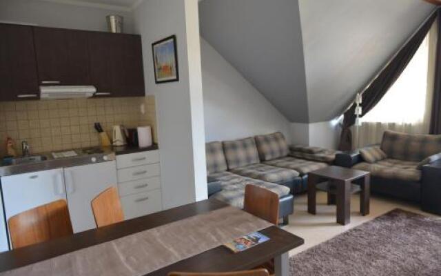 Apartament 325