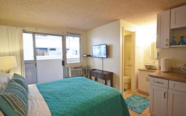 Newly Remodeled KV807 Waikiki Studio