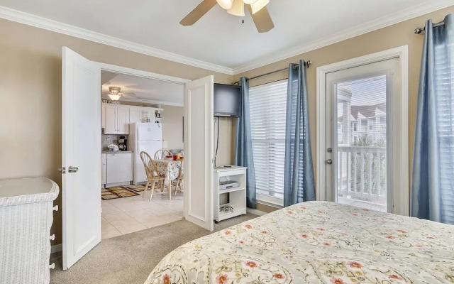 Seascape 2201 - 2 Br Condo