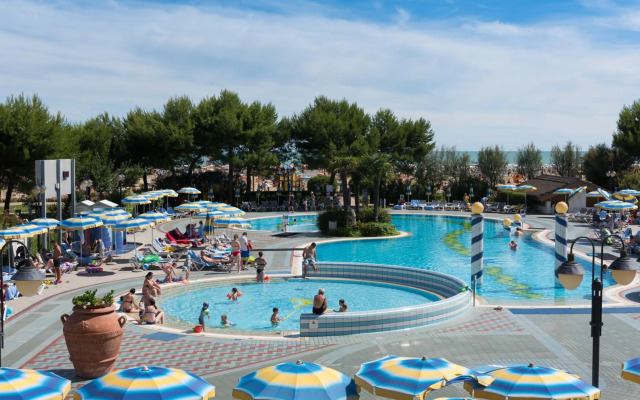 Aparthotel Holiday