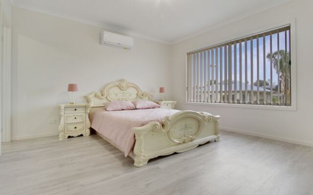 V & V Family Dream Away