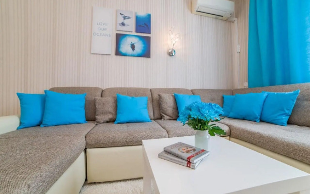 Европа Центр на улице Фролова 29