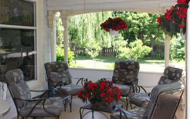Green Oaks Bed and Breakfast