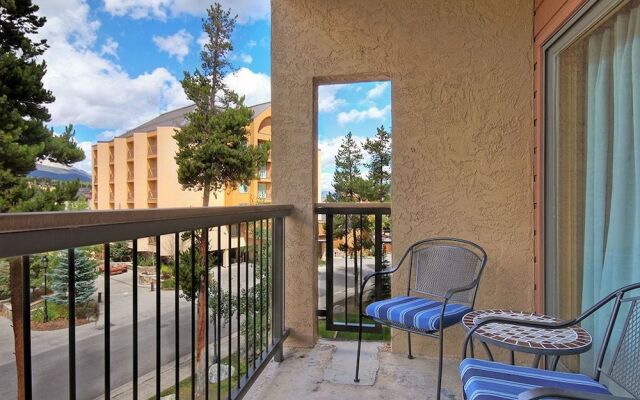 Mountainwood 301 2 Bedroom Condo by RedAwning