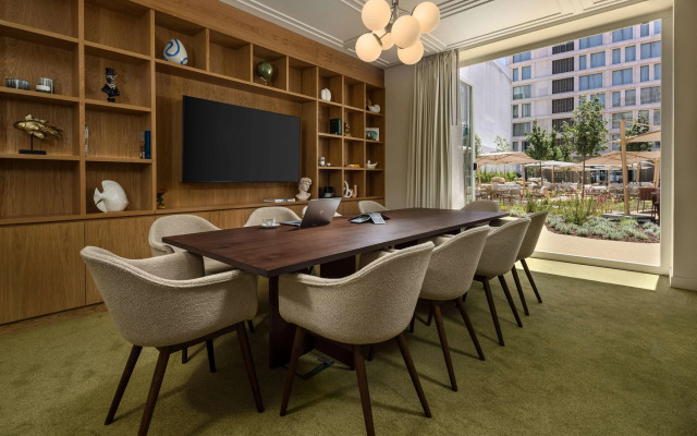 DUO Hotel Lisbon, Curio Collection by Hilton