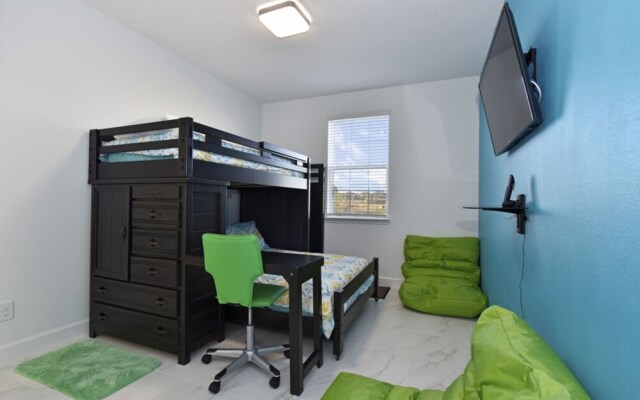 Festival Resort Five-bedroom