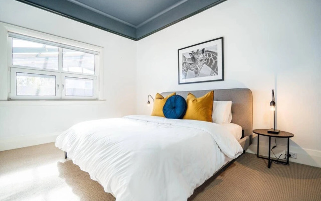 Santorini on Seaview-beachside Living - Sauna - Wifi