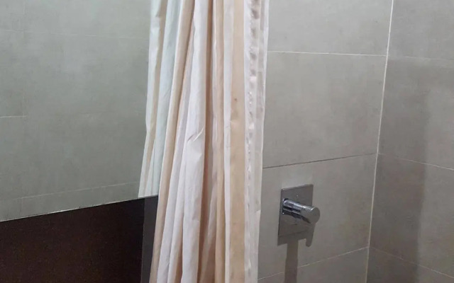 ZEN Rooms West Makati Hotel