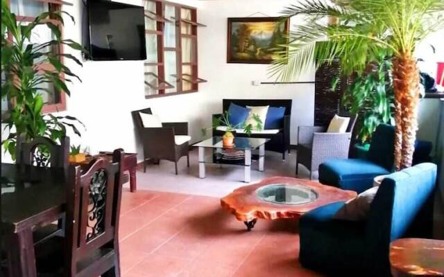 Airport traveler's home. - Hostel