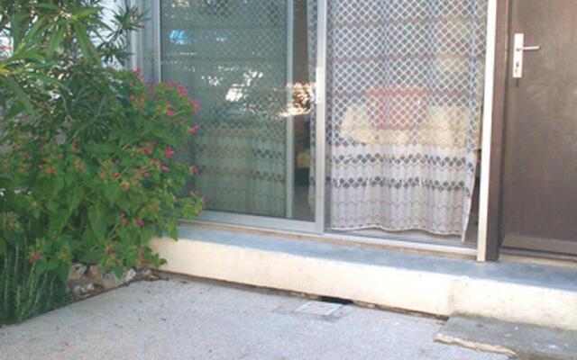 Appartement Balaruc-les-Bains, 1 pièce, 2 personnes - FR-1-503-9