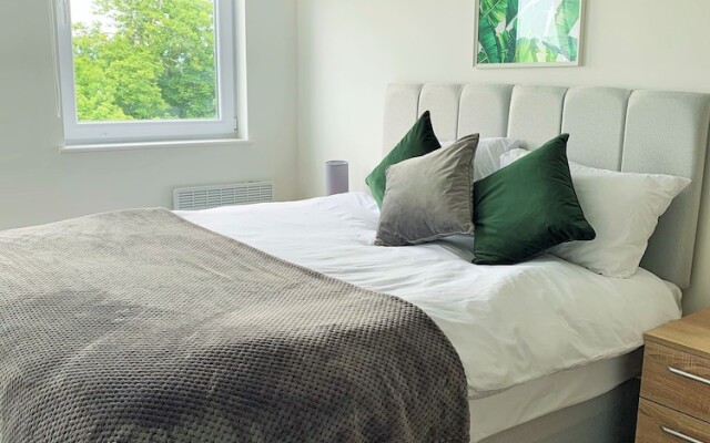 Top Floor - Serviced Apartments