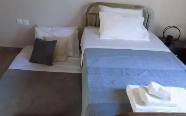 Nikos House Megara