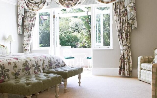 Parkes Manor