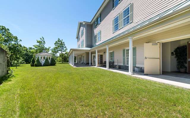 Quality Inn & Suites Schoharie near Howe Caverns