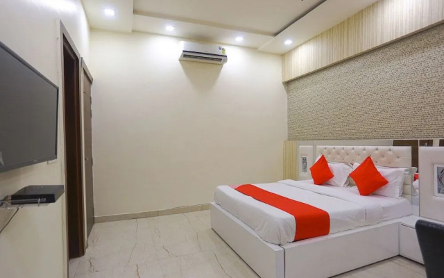 Oyo 41667 Paschim Vihar Inn