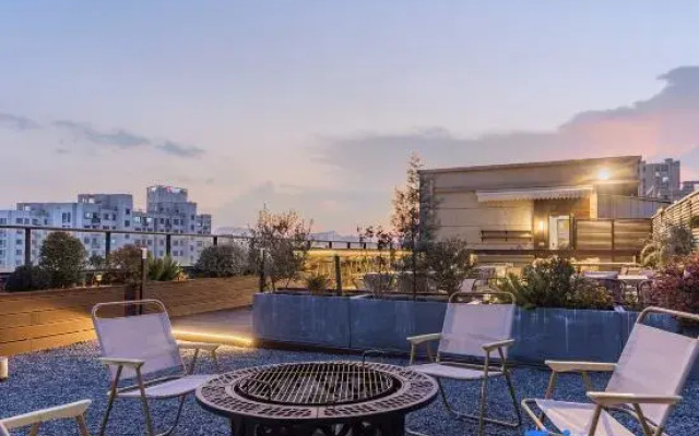 Veegle By Landison Hotel