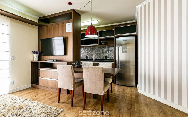 Apto charmoso a 400m da Praia em Jurerê CPS107