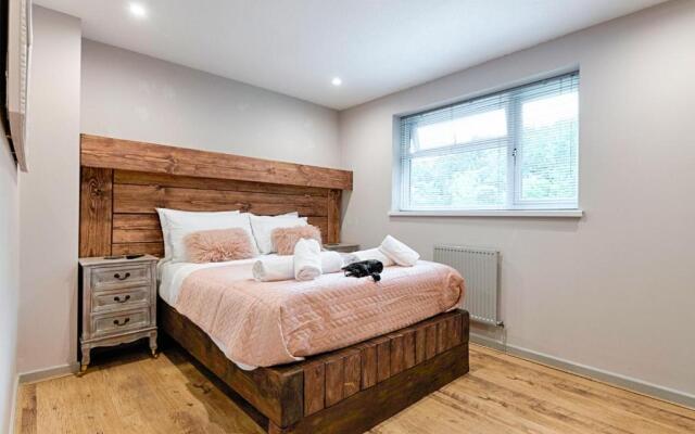 Cosy 2 bed - with relaxing garden!