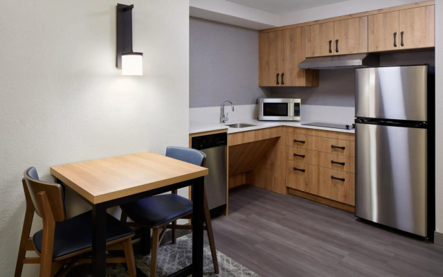 Residence Inn by Marriott Mississauga - Airport Corporate Centre West