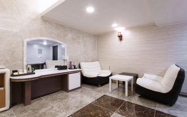 I.Y Hotel