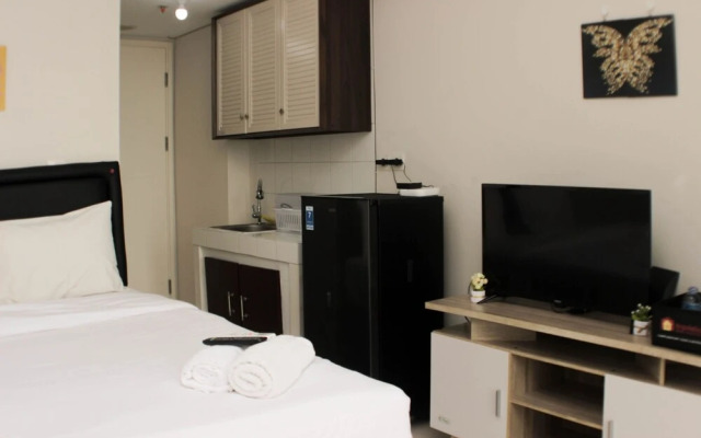 Cozy And Modern Studio Apartment At Springlake Summarecon Bekasi