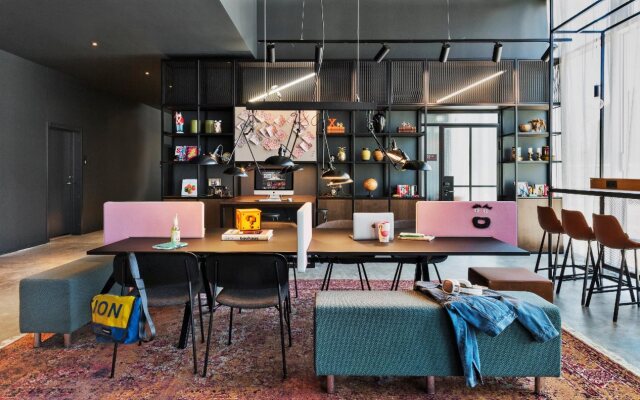 Moxy Copenhagen Sydhavnen