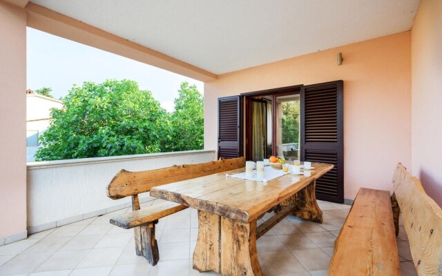 Stunning Home in Liznjan With Wifi and 3 Bedrooms
