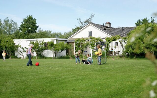 Beautiful Family House With Spacious Garden by the North Sea